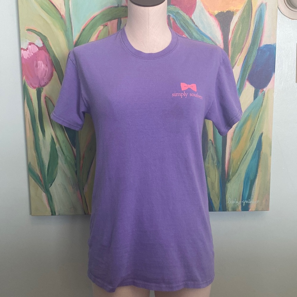 Simply Southern tee shirt. Cute elephant happily wearing pearls on back.